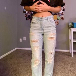 Barely worn hollister light wash mom jeans